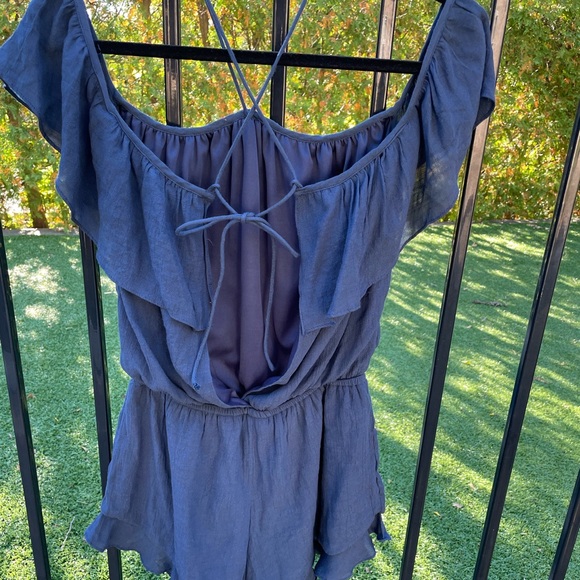 Sexy navy cold shoulder romper - Picture 4 of 5